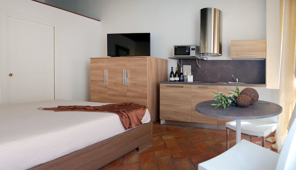 Navona Luxury Apartahotel 2*