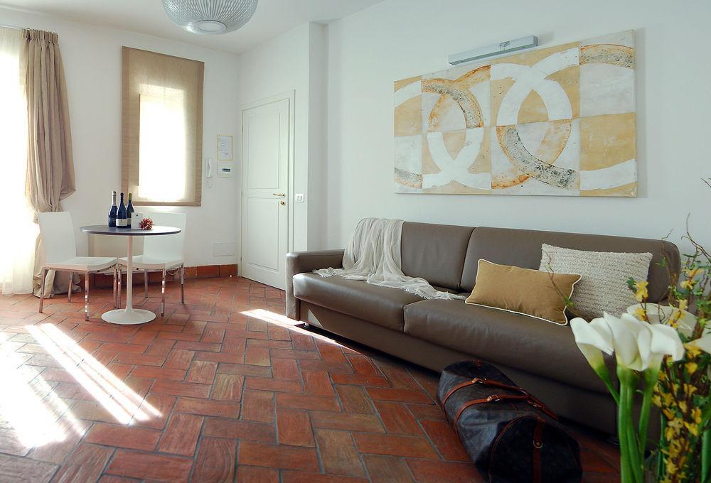 Navona Luxury Aparthotel 2*