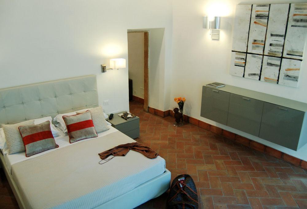 Navona Luxury Aparthotel 2*