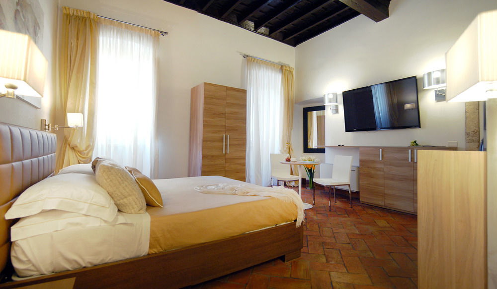 Navona Luxury 2*