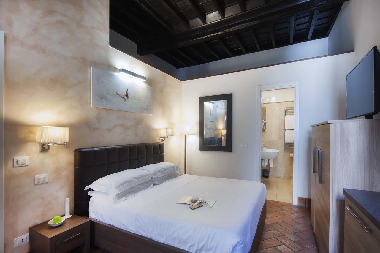 Navona Luxury Aparthotel 2*